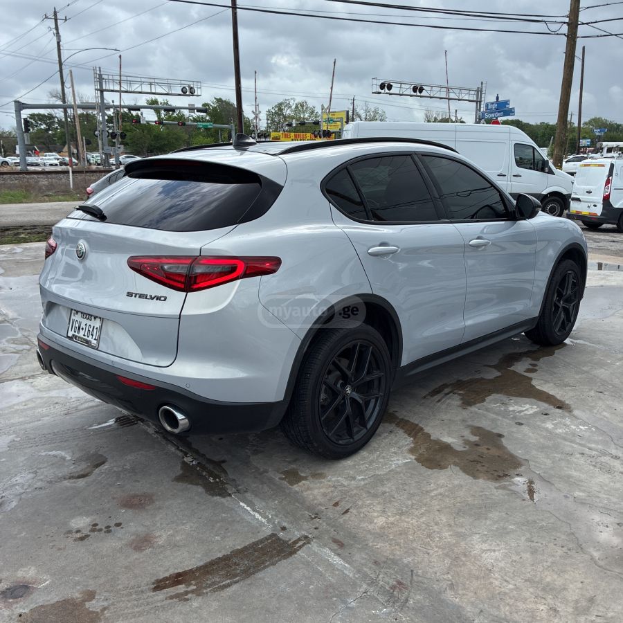 Alfa Romeo Stelvio - фото 5