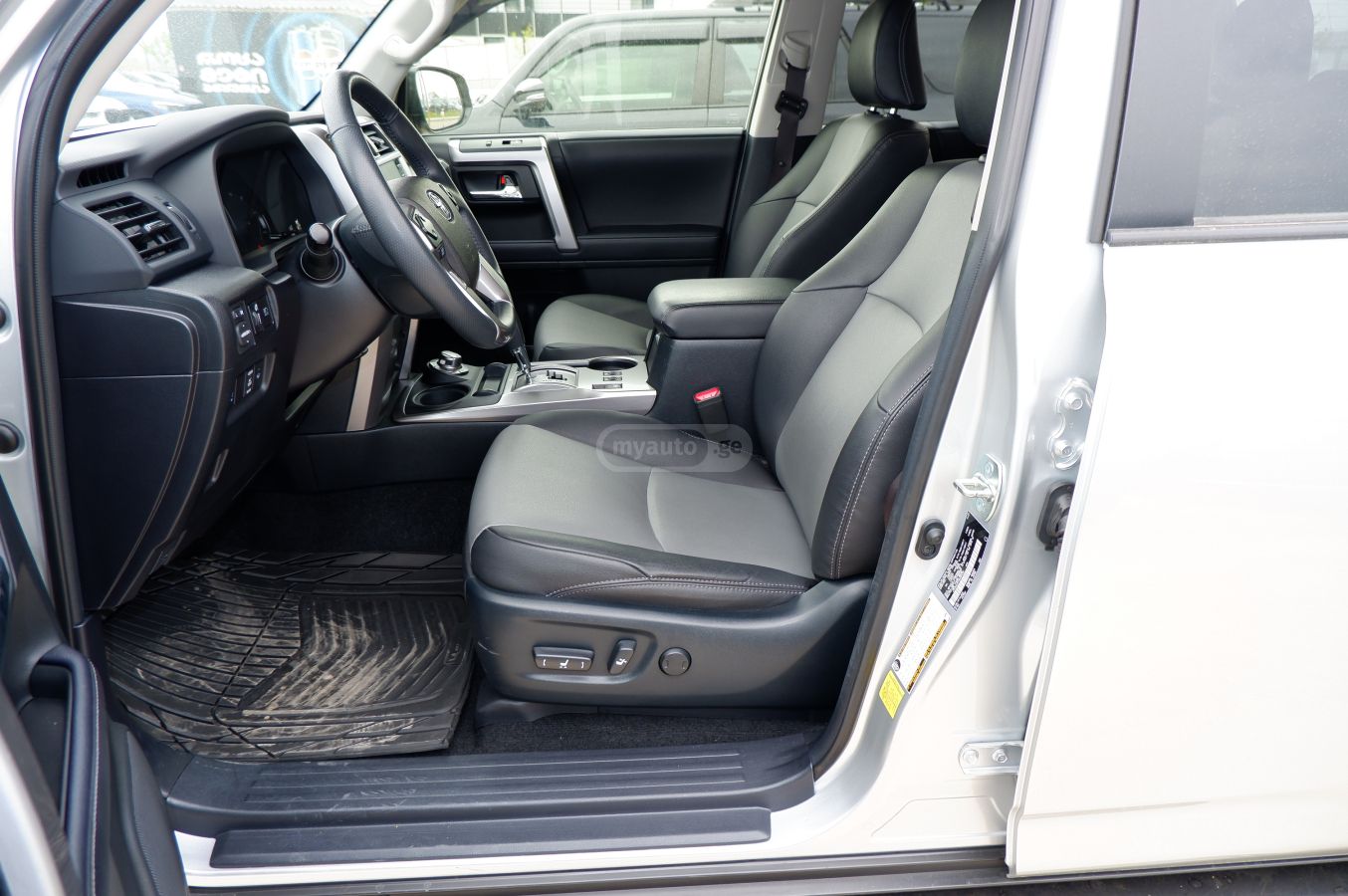 Toyota 4Runner - фото 10