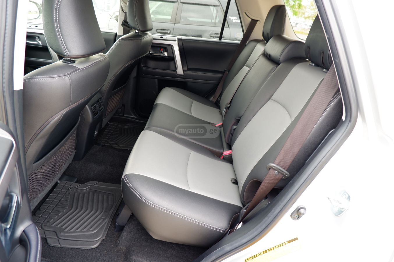 Toyota 4Runner - фото 7