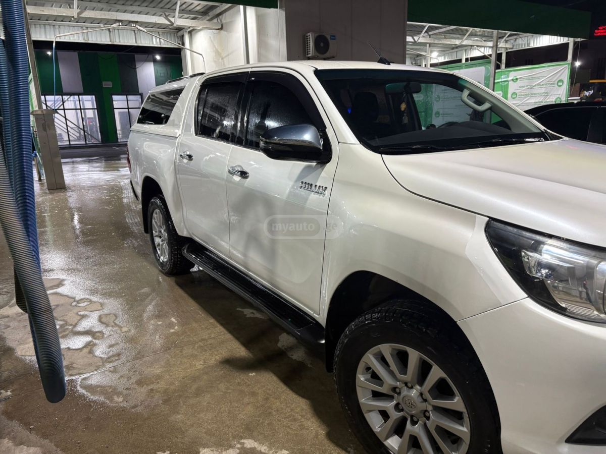 Toyota Hilux - фото 4
