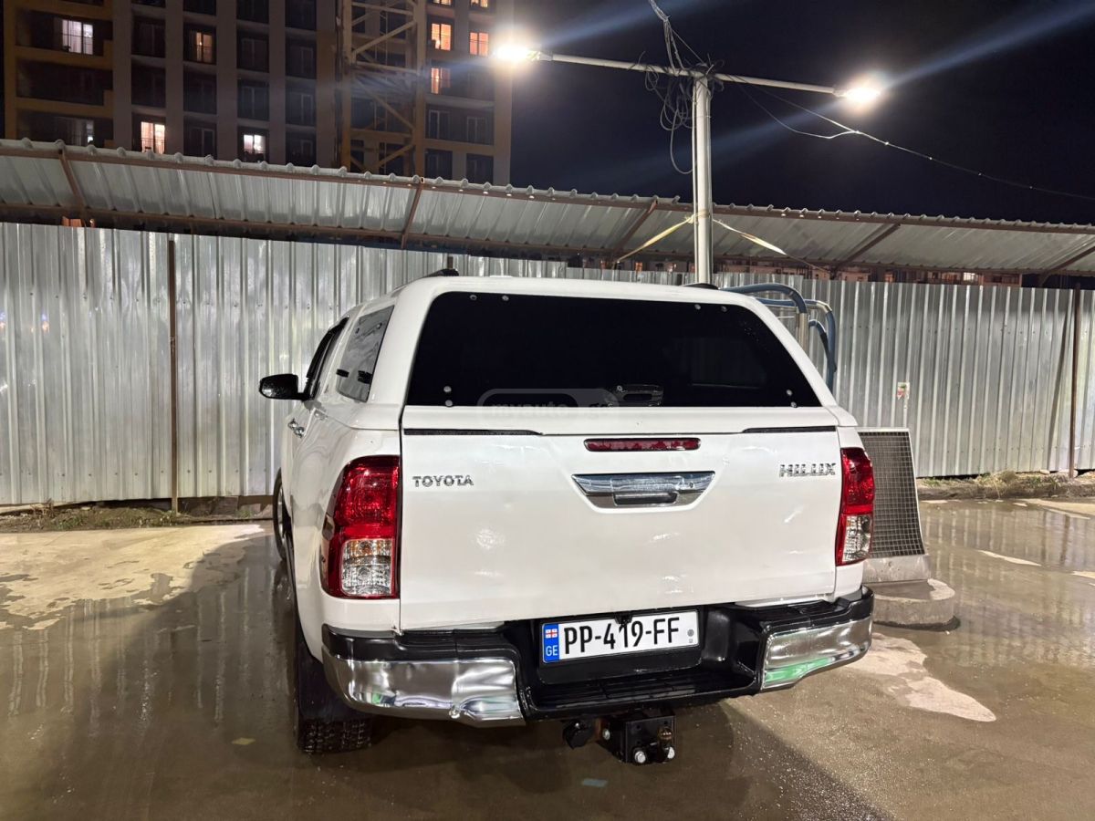 Toyota Hilux - фото 7