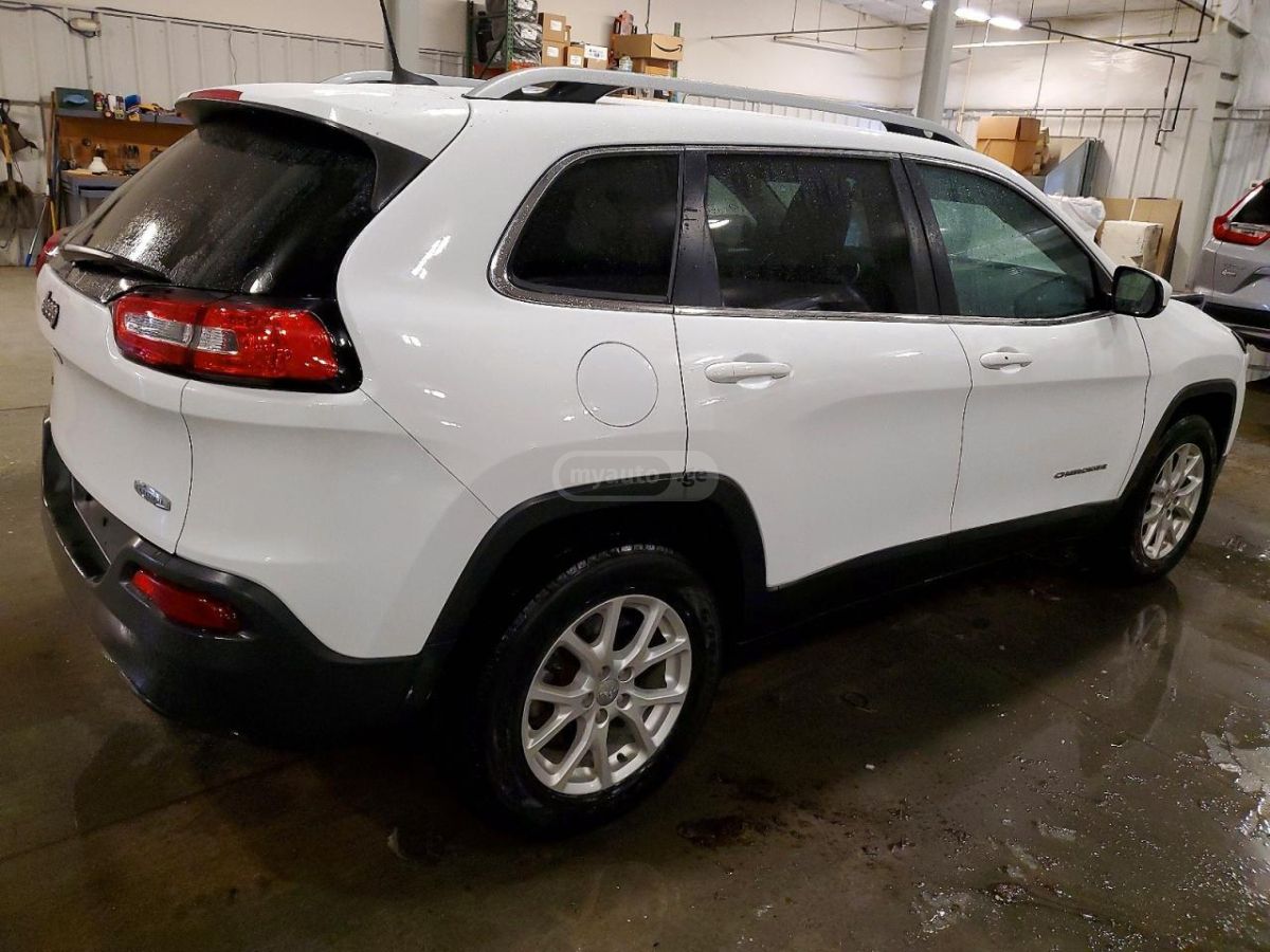 Jeep Cherokee - фото 1