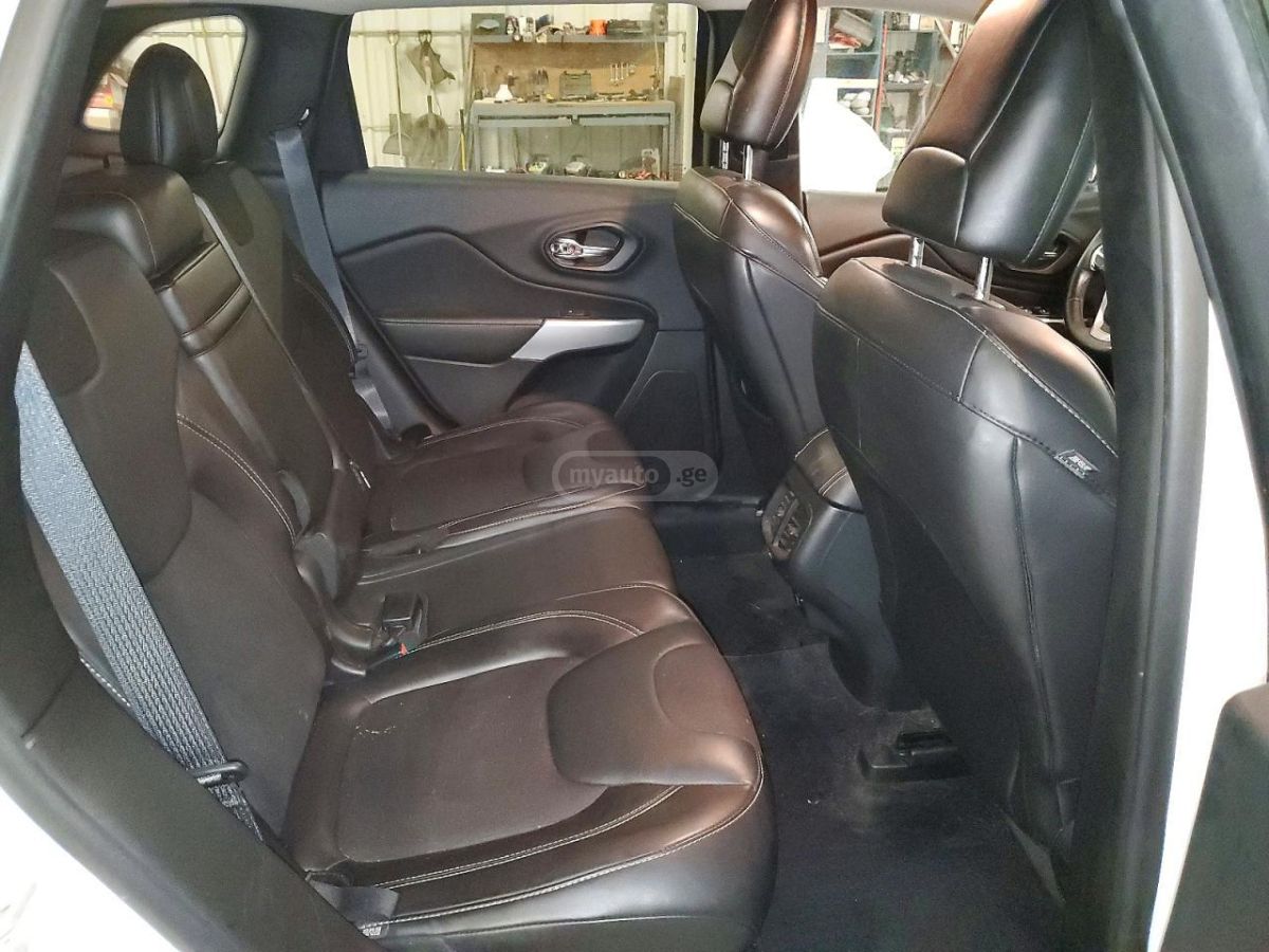 Jeep Cherokee - фото 10