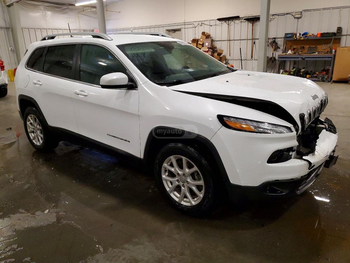 Jeep Cherokee - фото 4