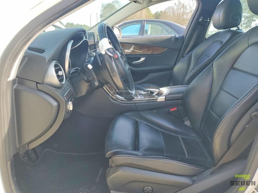 Mercedes-Benz C 300 - фото 7