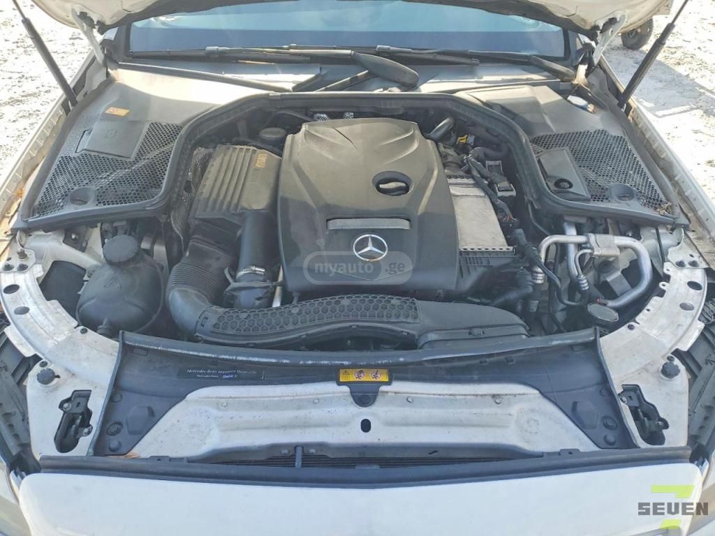 Mercedes-Benz C 300 - фото 9