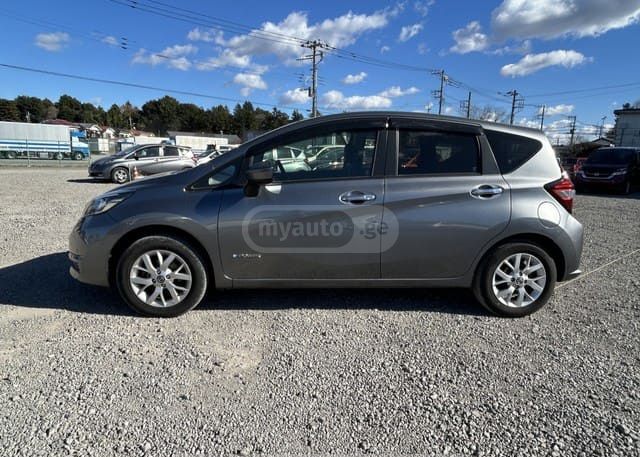 Nissan Note - фото 2