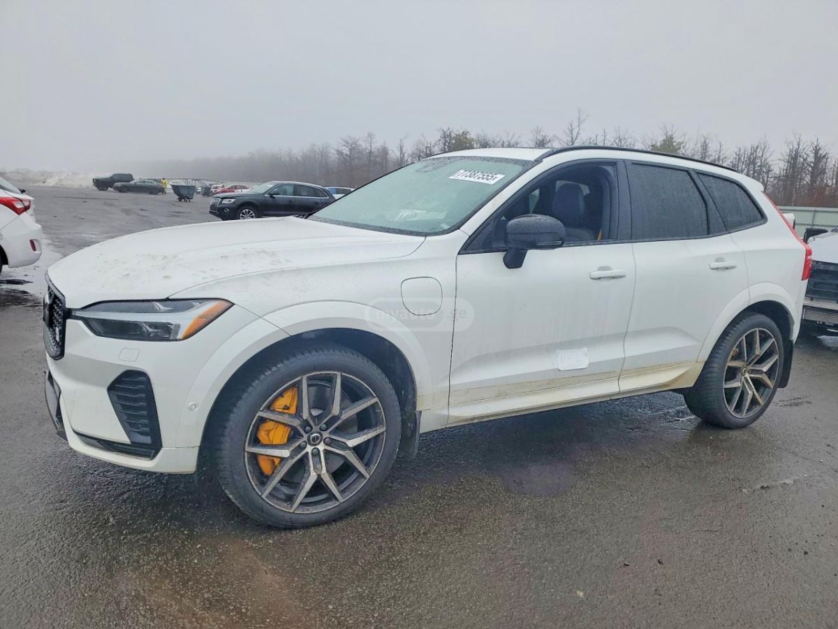 Volvo XC 60 2022 — миниатюра 1