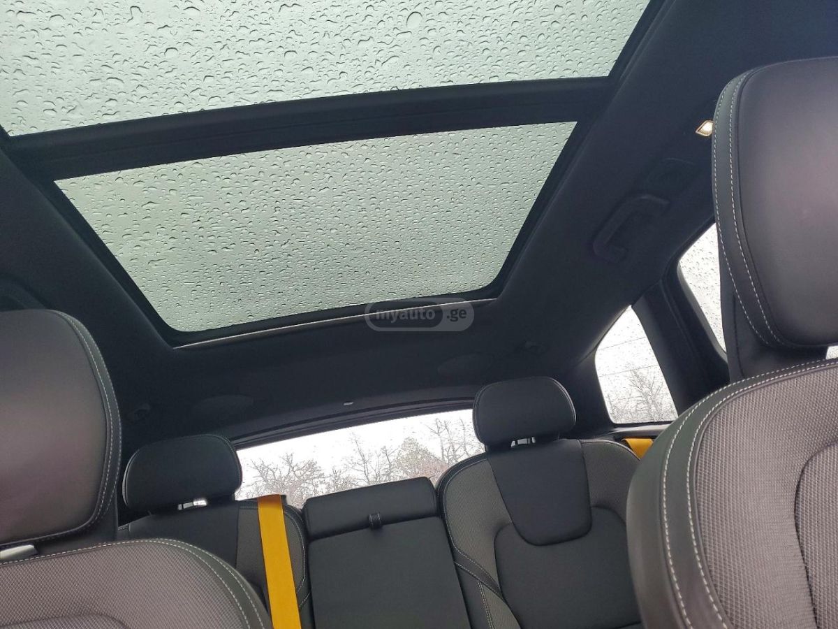 Volvo XC 60 2022 — миниатюра 10