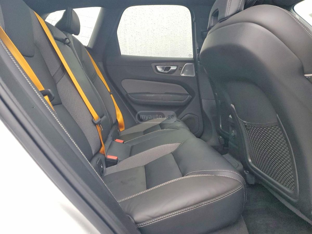 Volvo XC 60 2022 — миниатюра 11