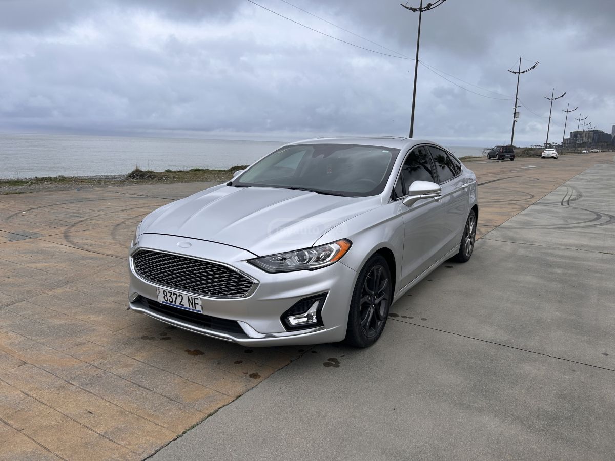 Ford Fusion - фото 1