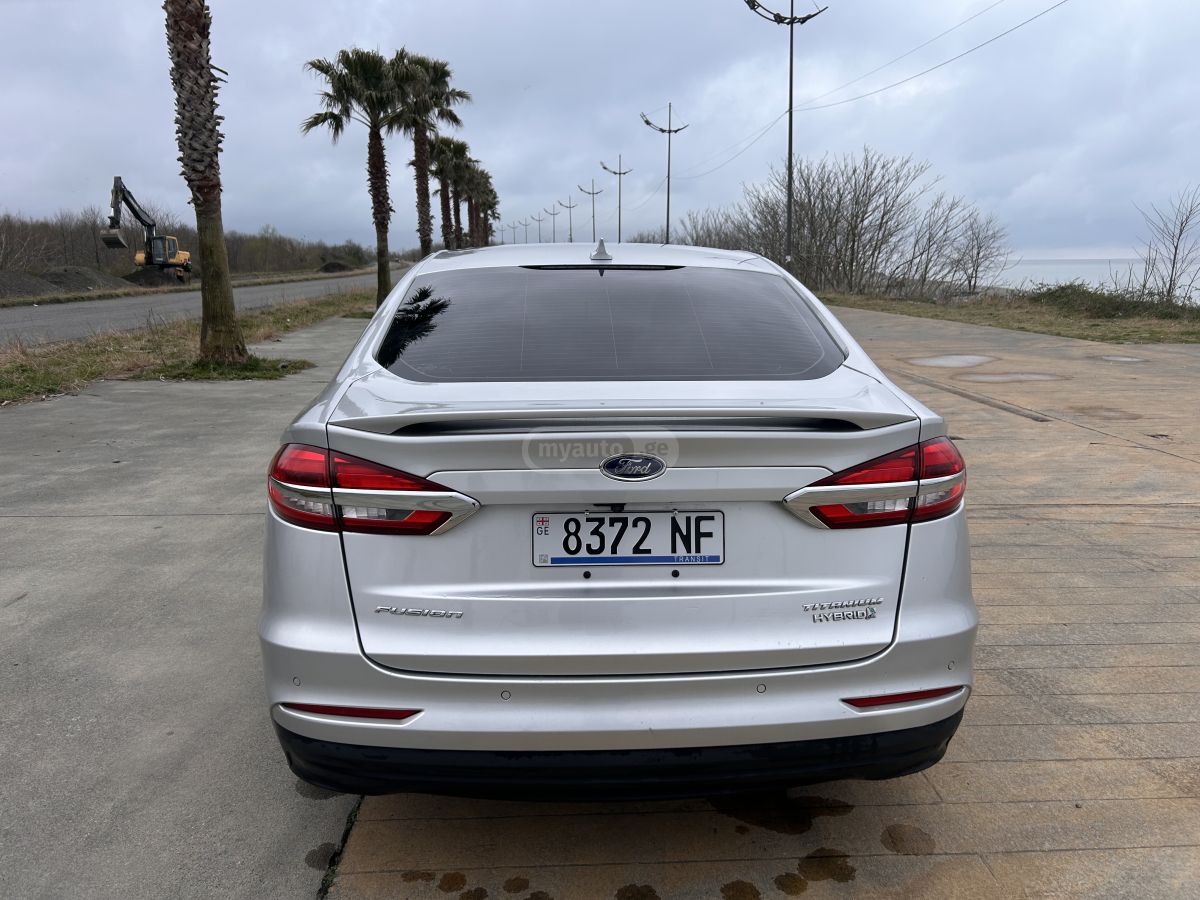 Ford Fusion - фото 4