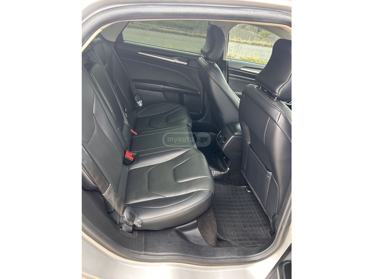 Ford Fusion - фото 8