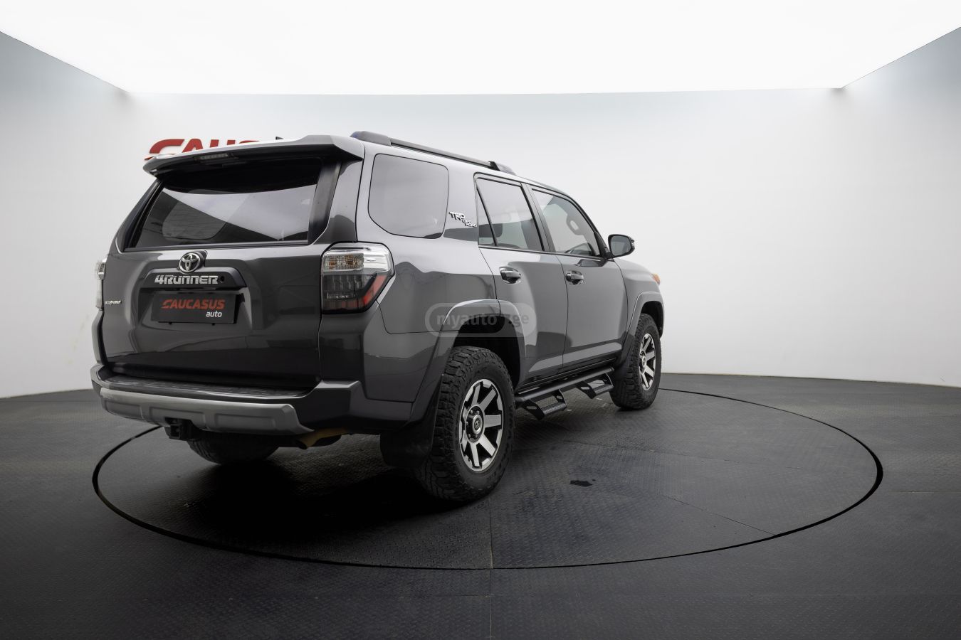 Toyota 4 Runner - фото 4