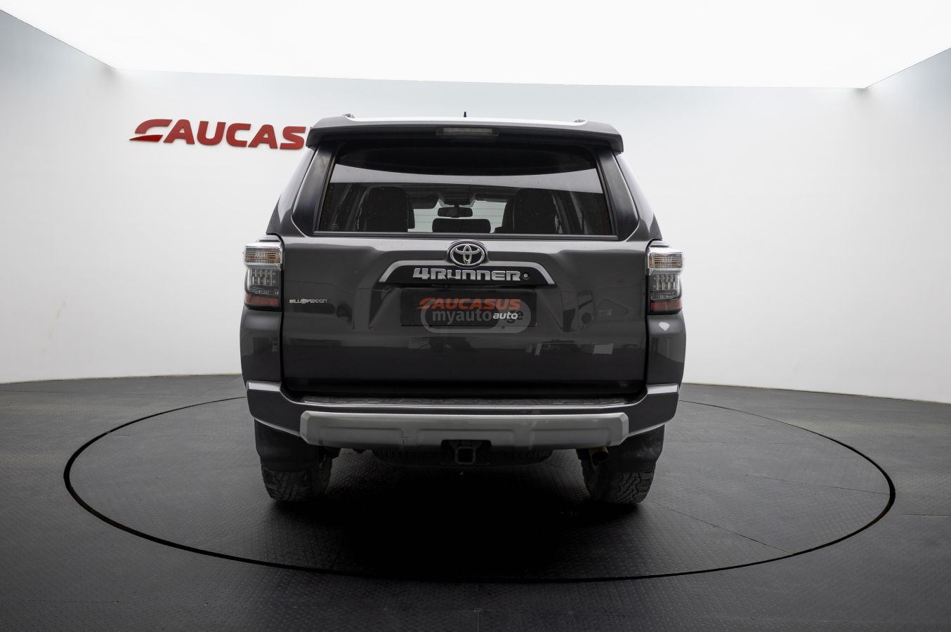 Toyota 4 Runner - фото 5