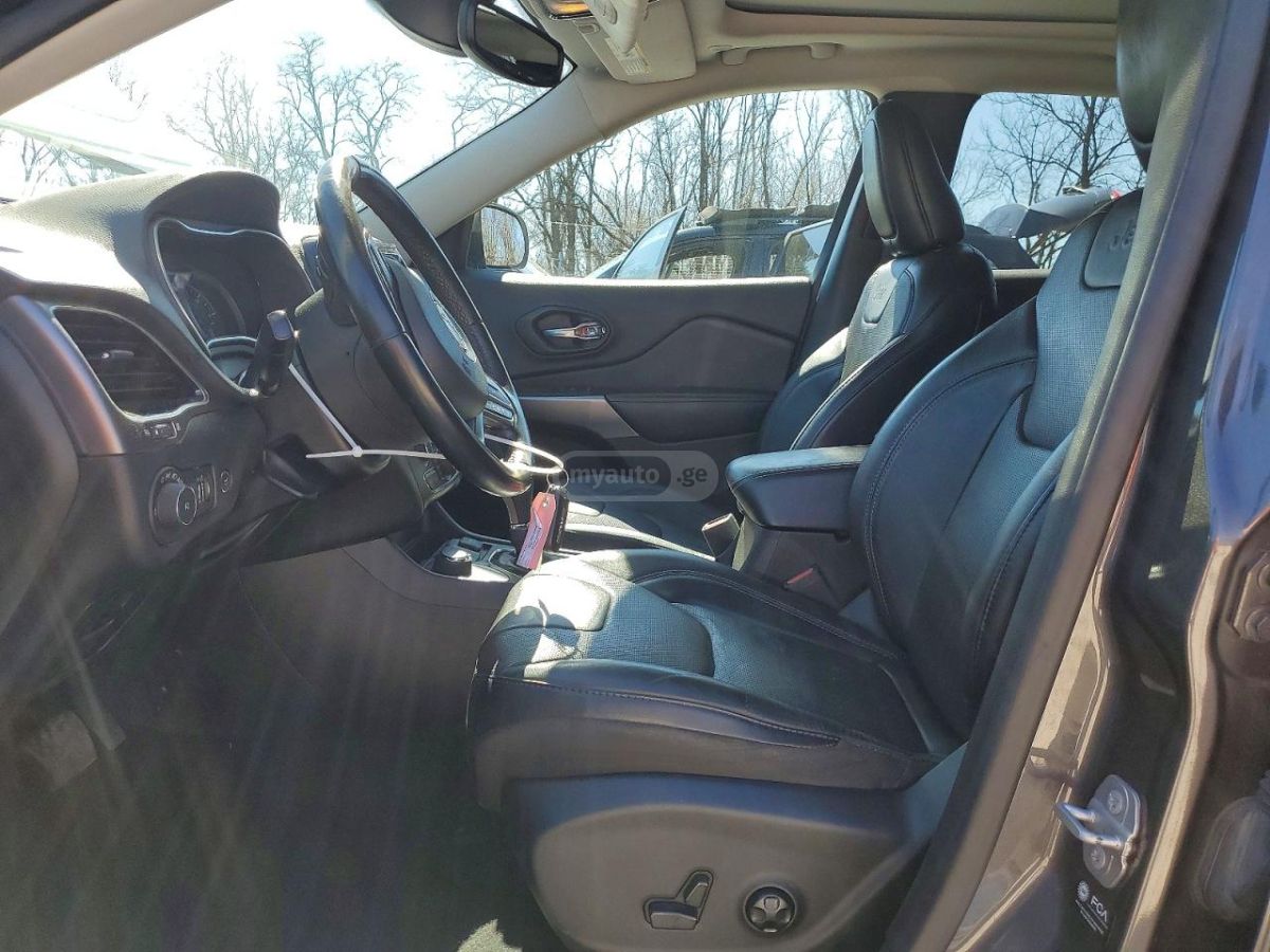 Jeep Cherokee - фото 7