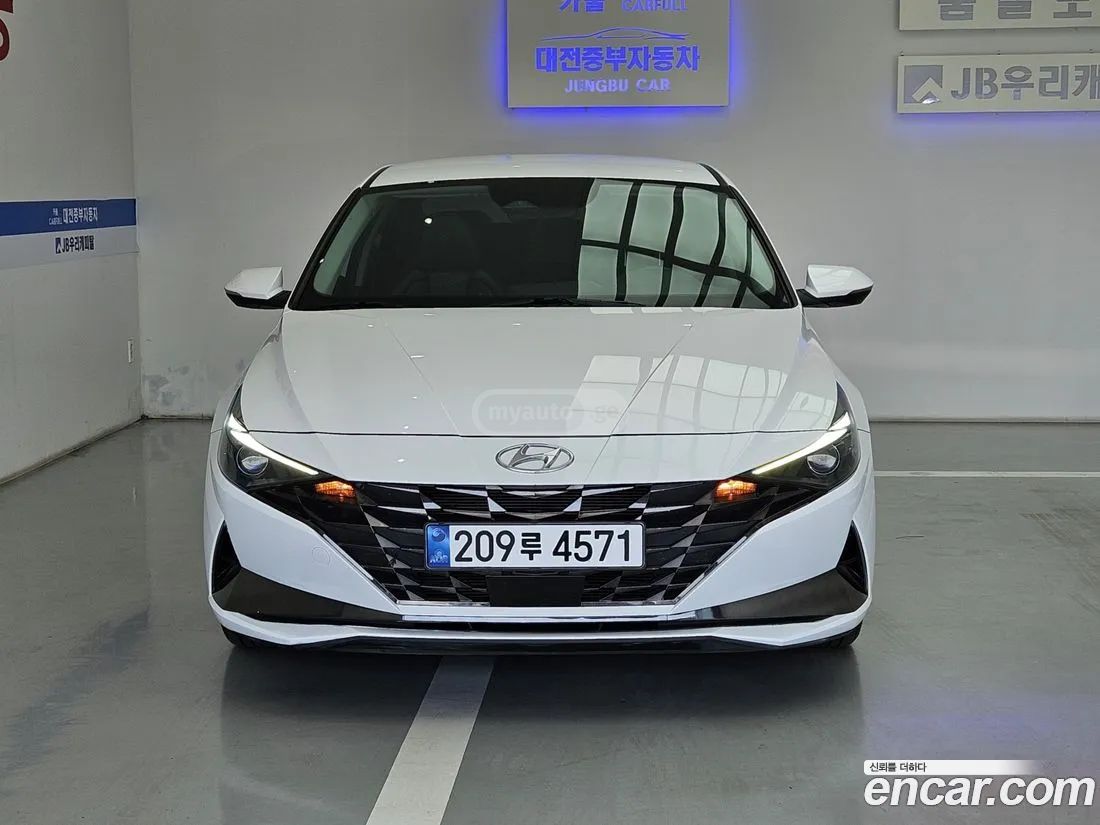 Hyundai Elantra - фото 2