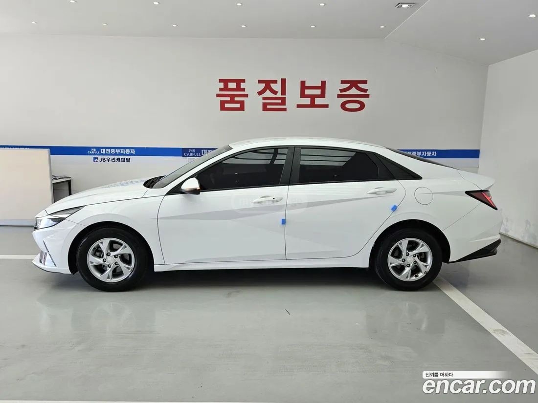 Hyundai Elantra - фото 3