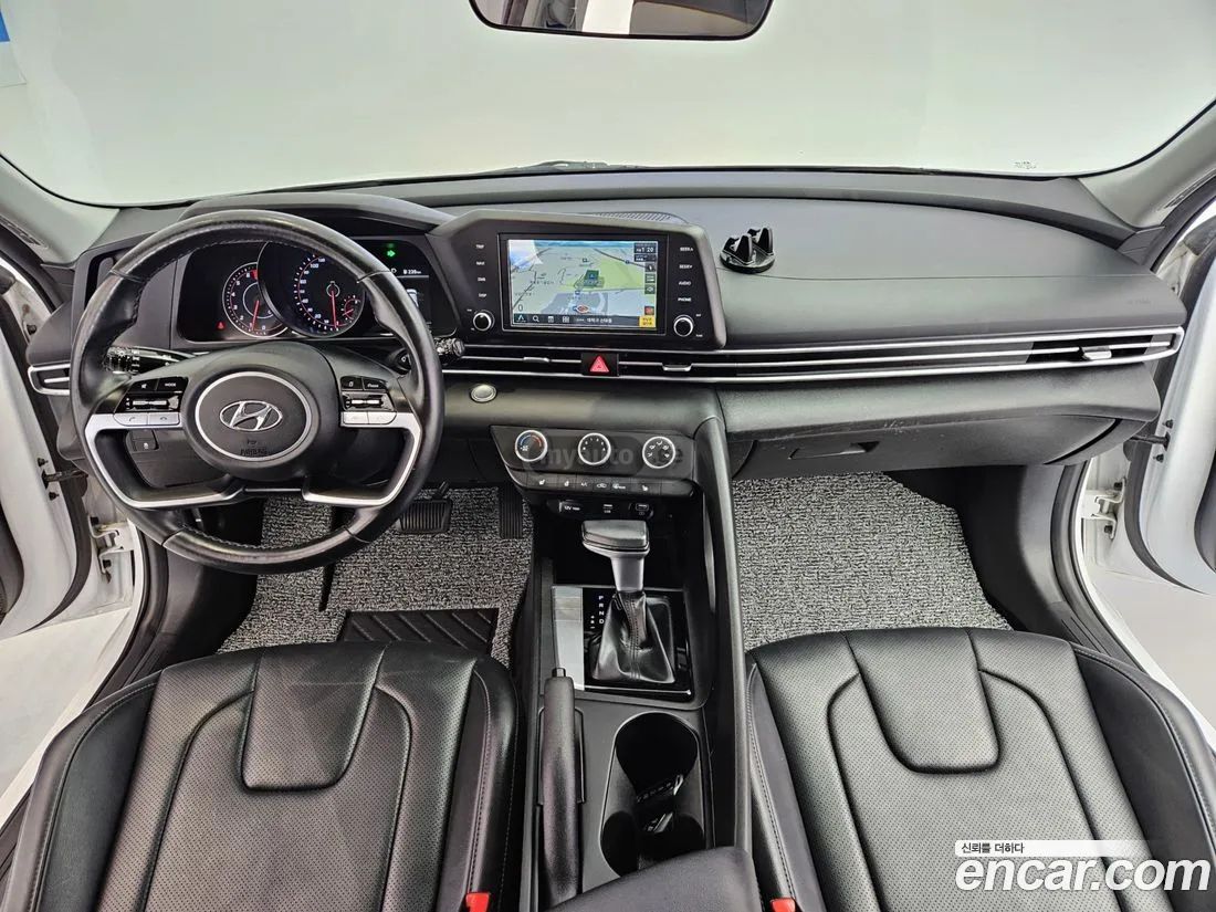 Hyundai Elantra - фото 7