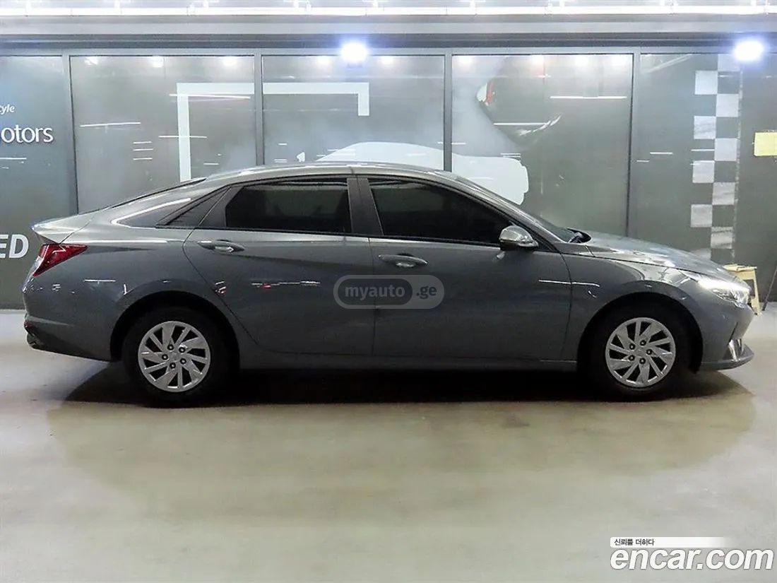 Hyundai Elantra - фото 3