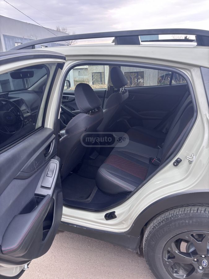 Subaru Premium 4dr All-Wheel Drive CV — миниатюра 8