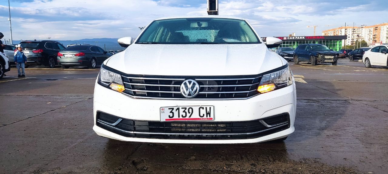 Volkswagen Passat - фото 1