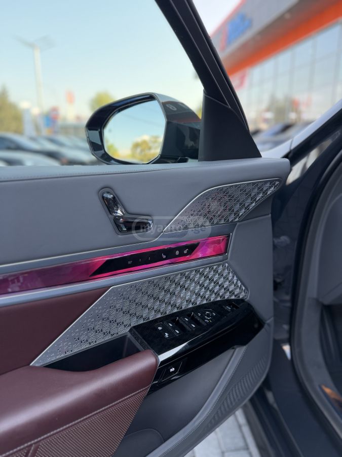 BMW i7 - фото 7