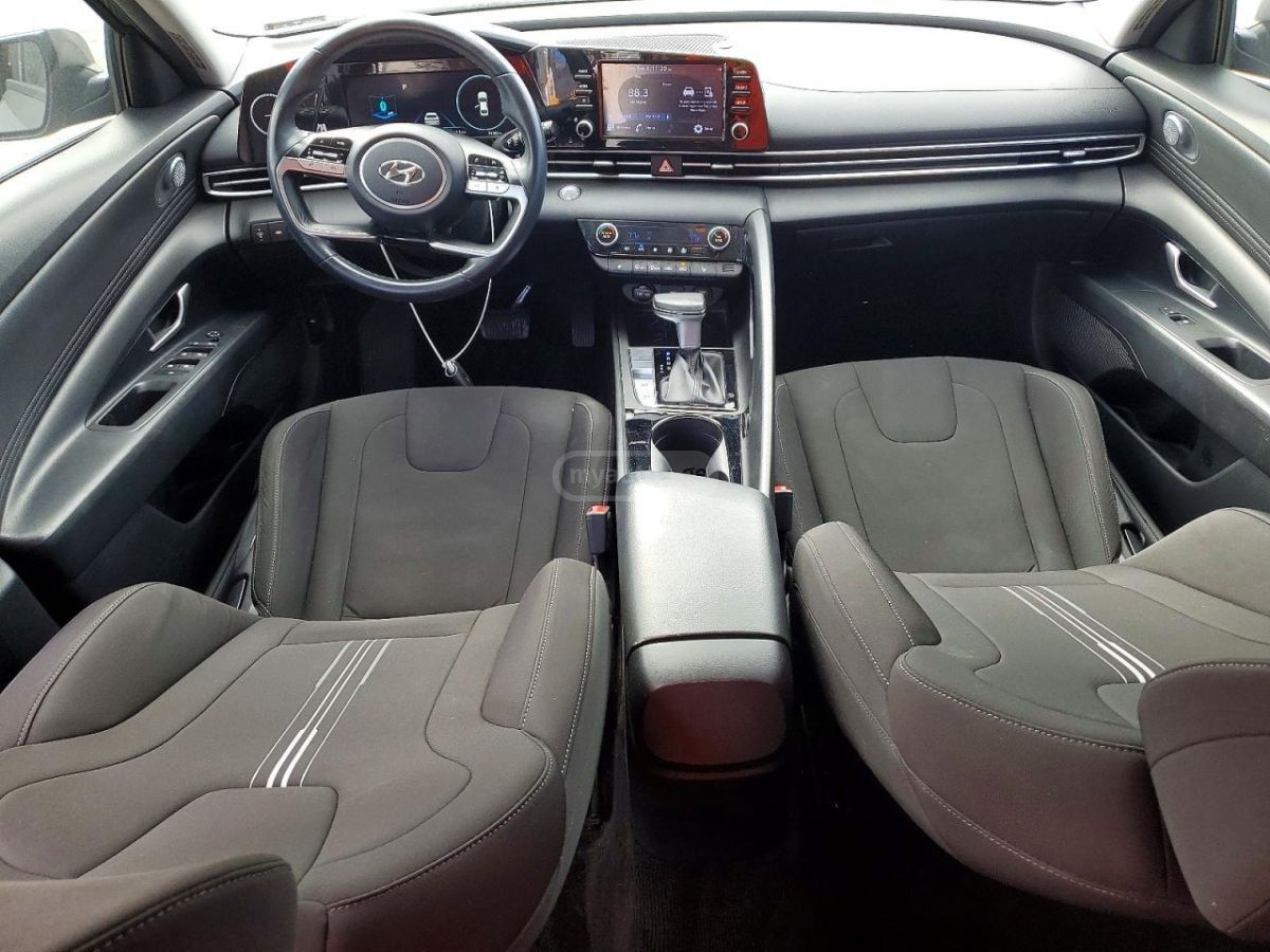 Hyundai Elantra - фото 5