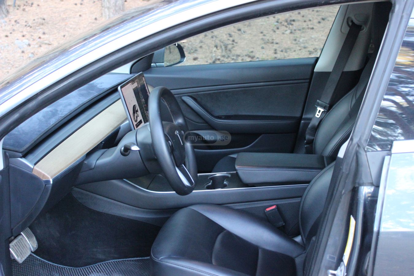 Tesla Model 3 - фото 12