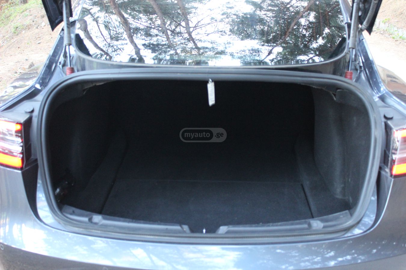 Tesla Model 3 - фото 8