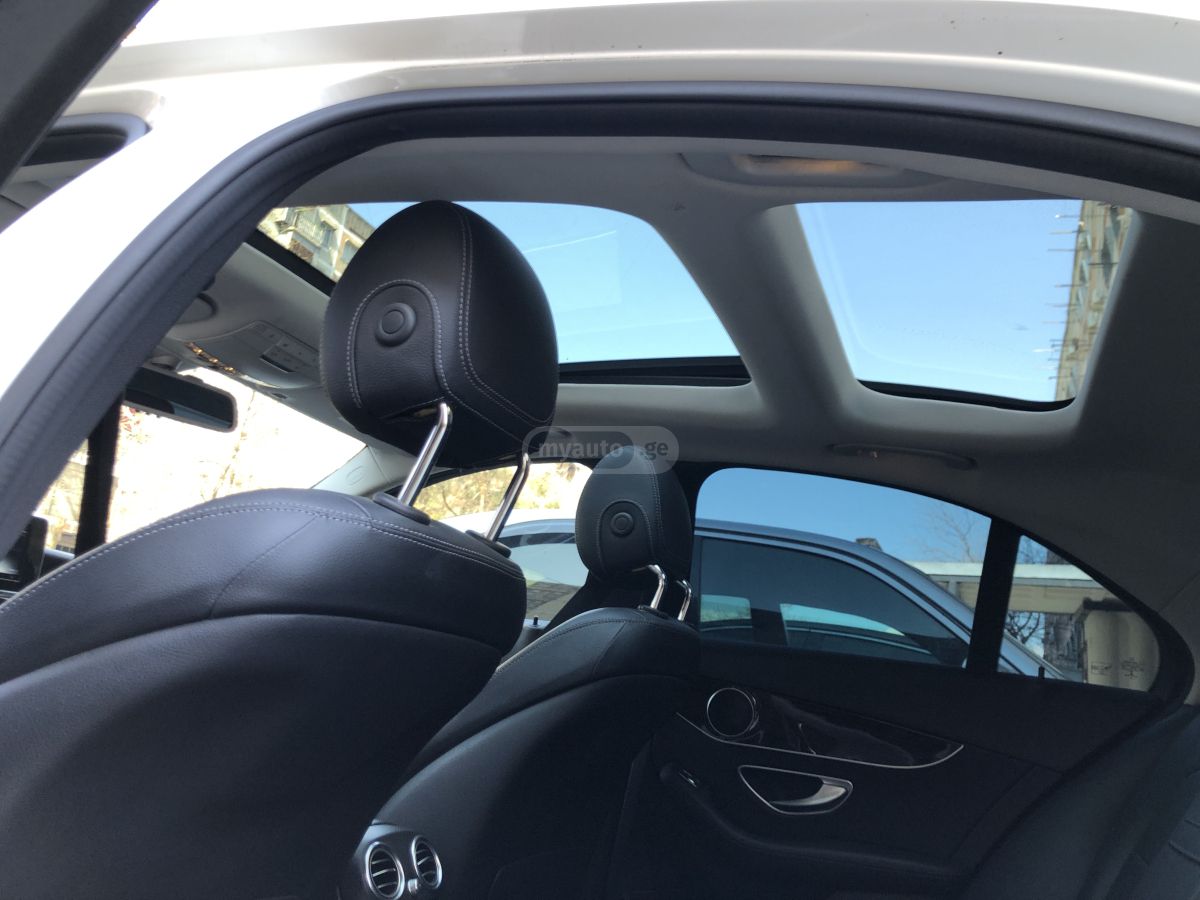 Mercedes-Benz C 300 - фото 4