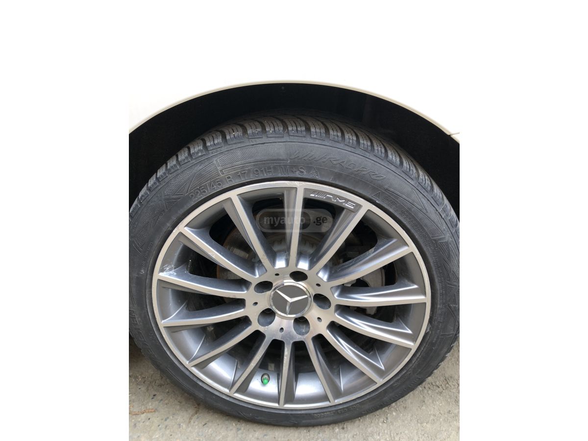 Mercedes-Benz C 300 - фото 6