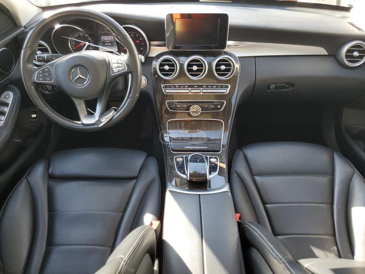 Mercedes-Benz C 300 - фото 8