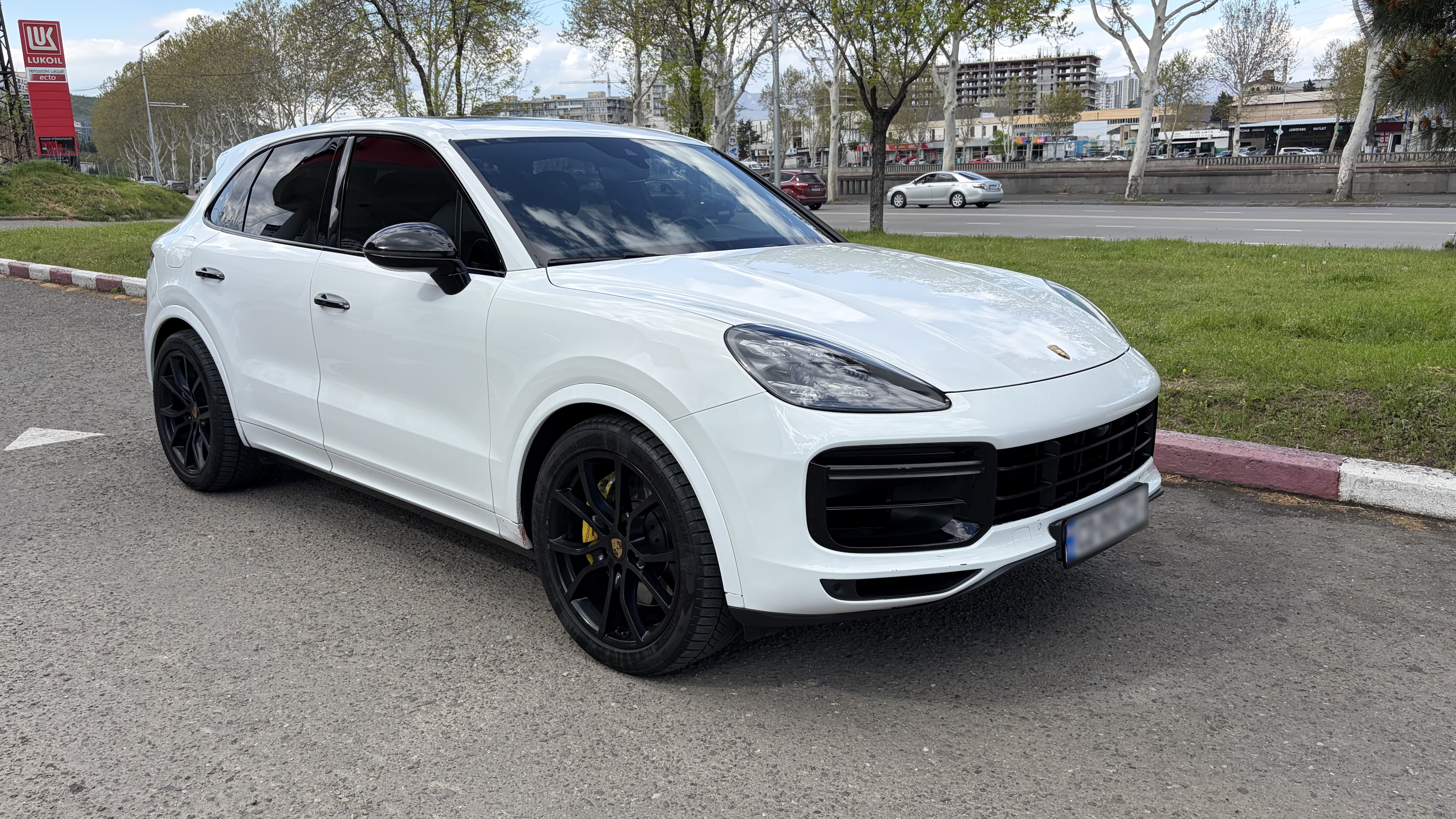 Porsche Cayenne - фото 1