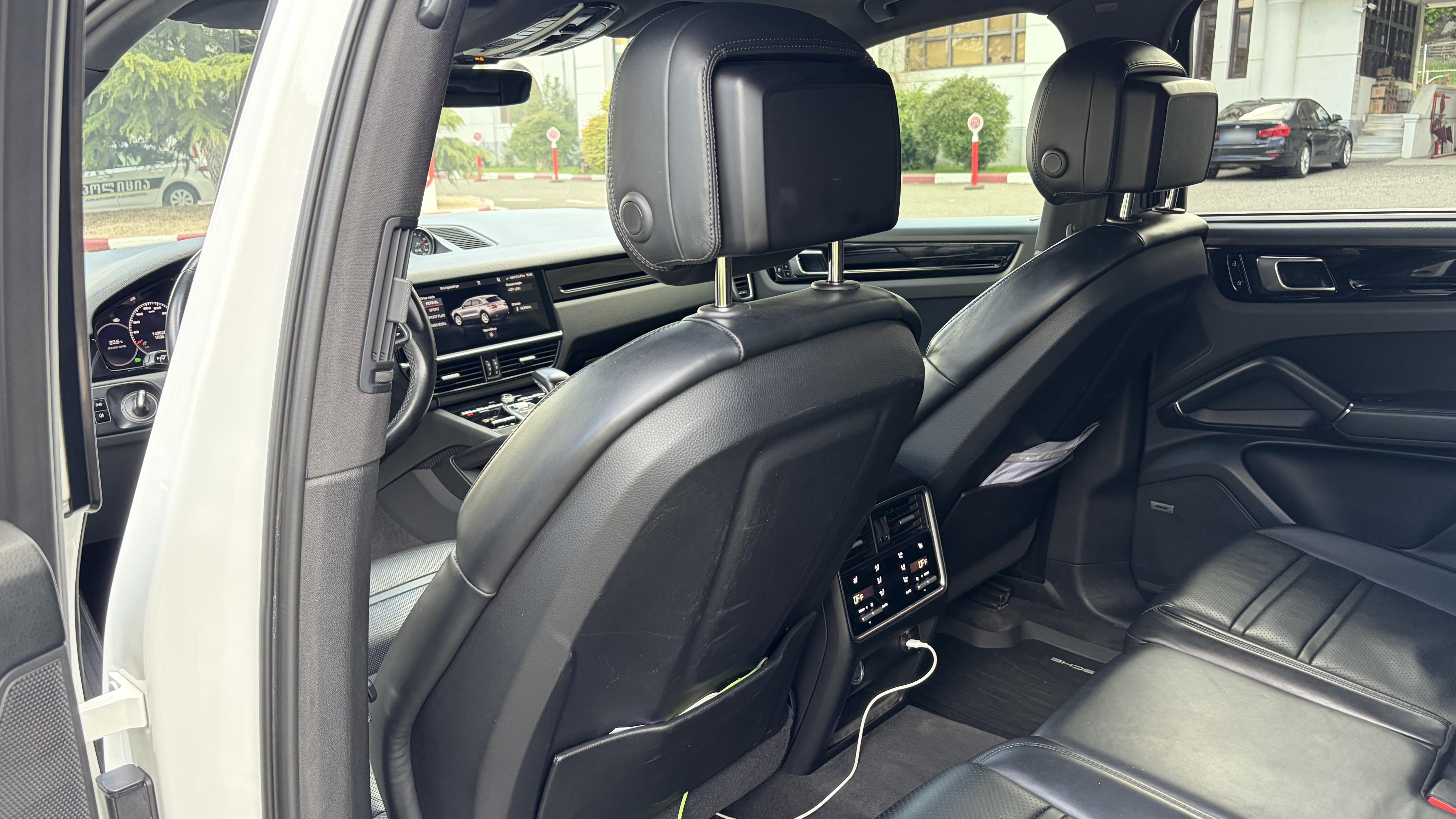 Porsche Cayenne - фото 7