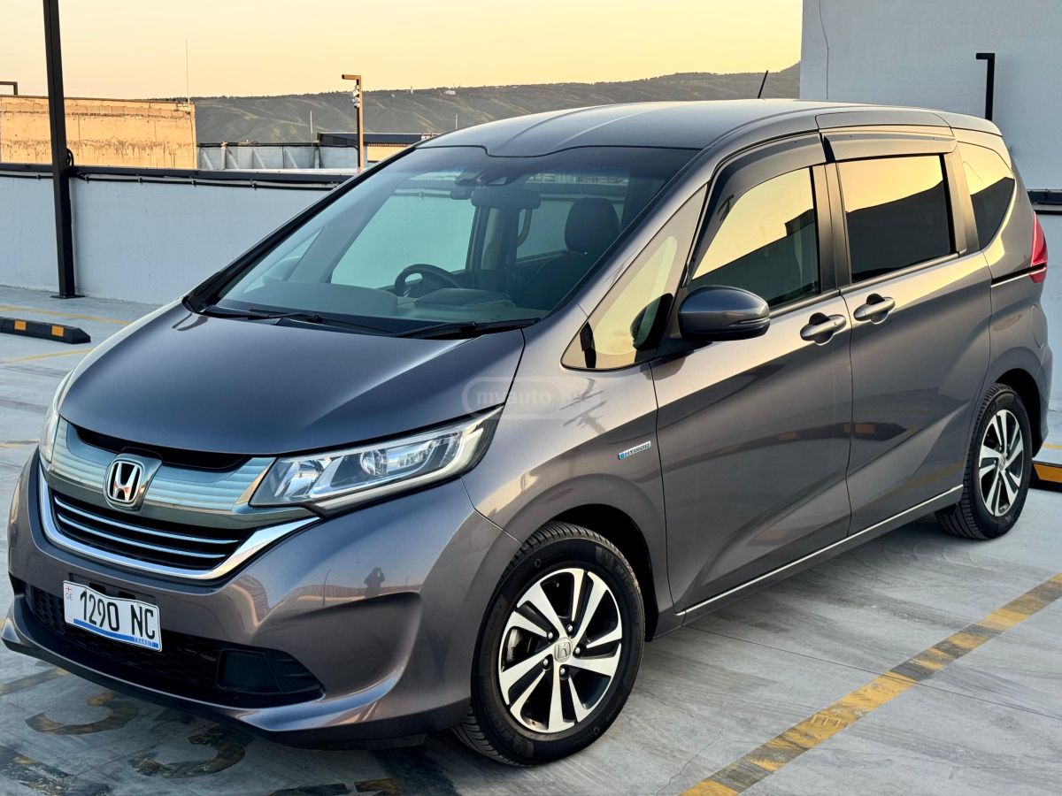 Honda Freed - фото 1