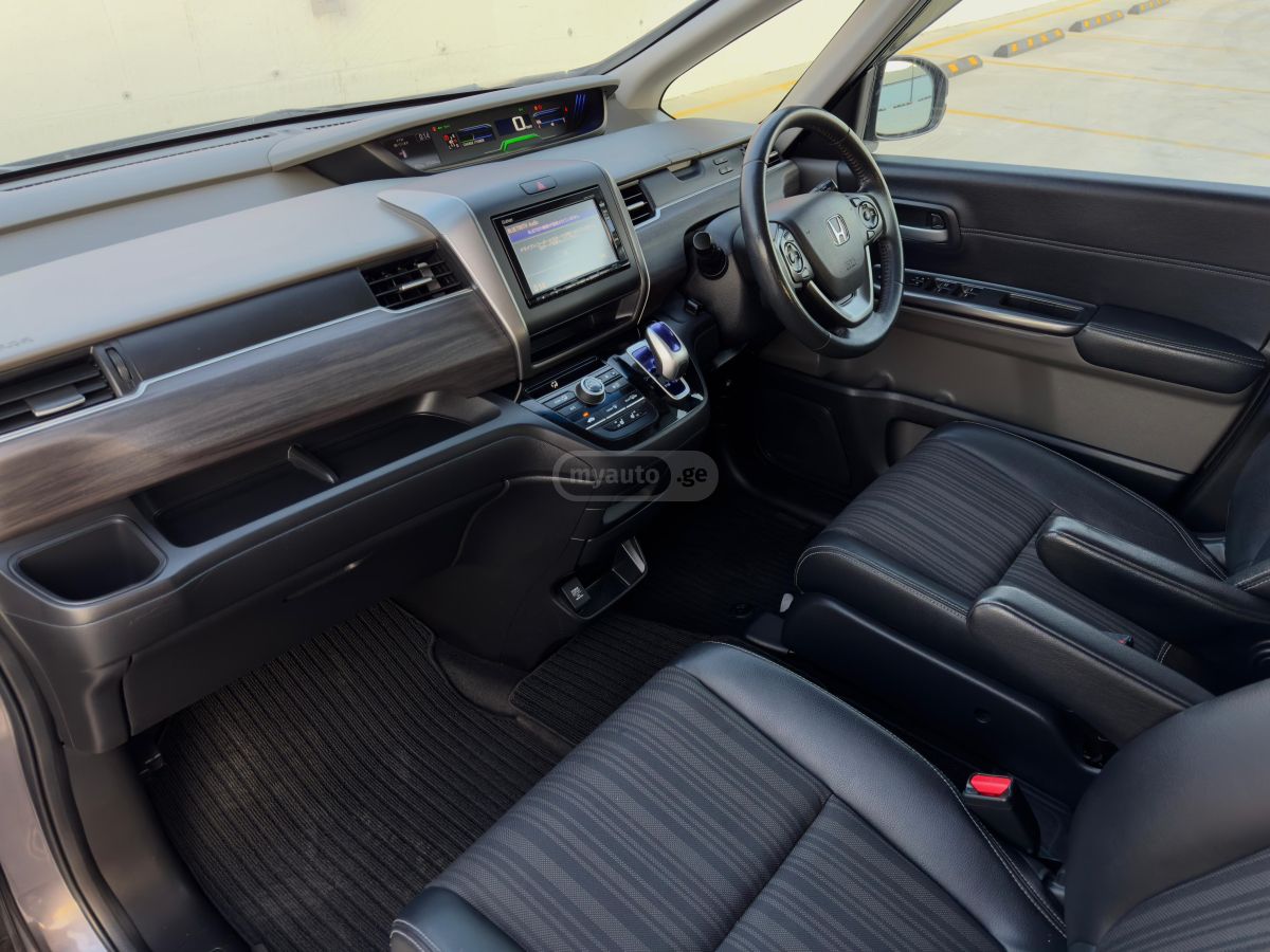Honda Freed - фото 5