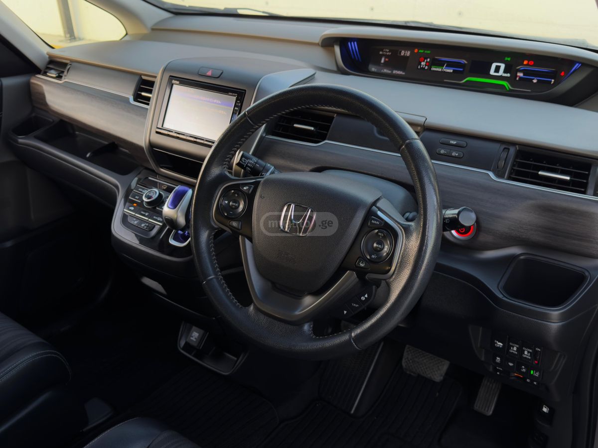 Honda Freed - фото 8
