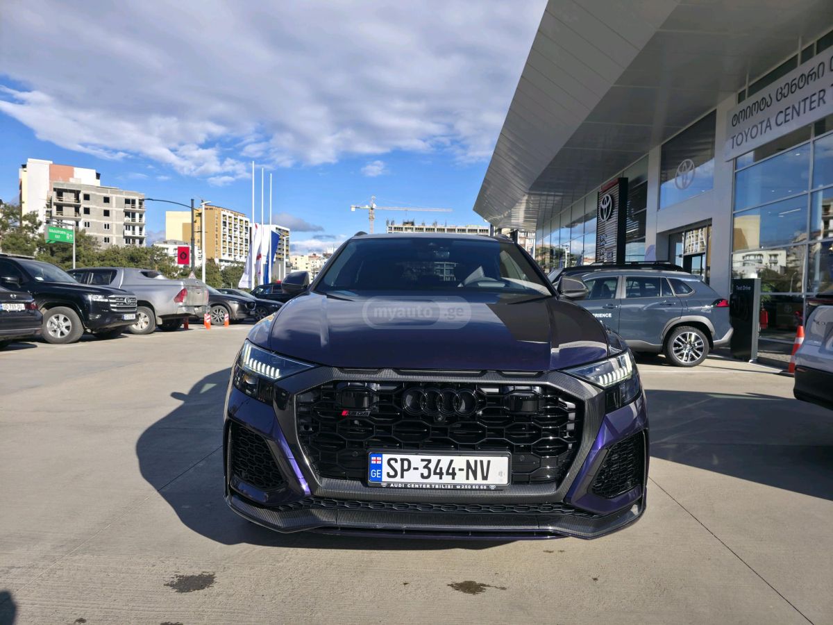 Audi Q8 - фото 1