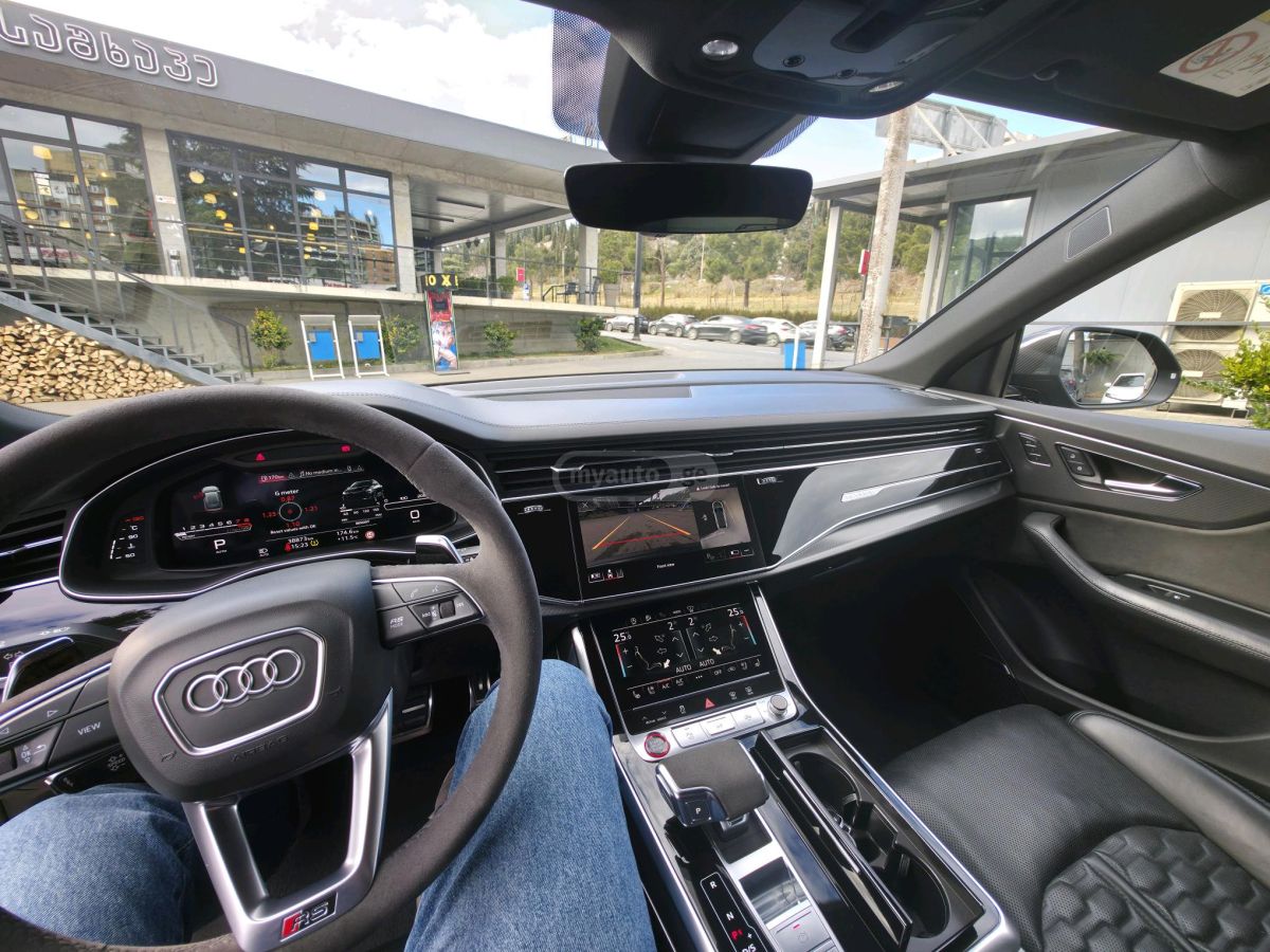 Audi Q8 - фото 13