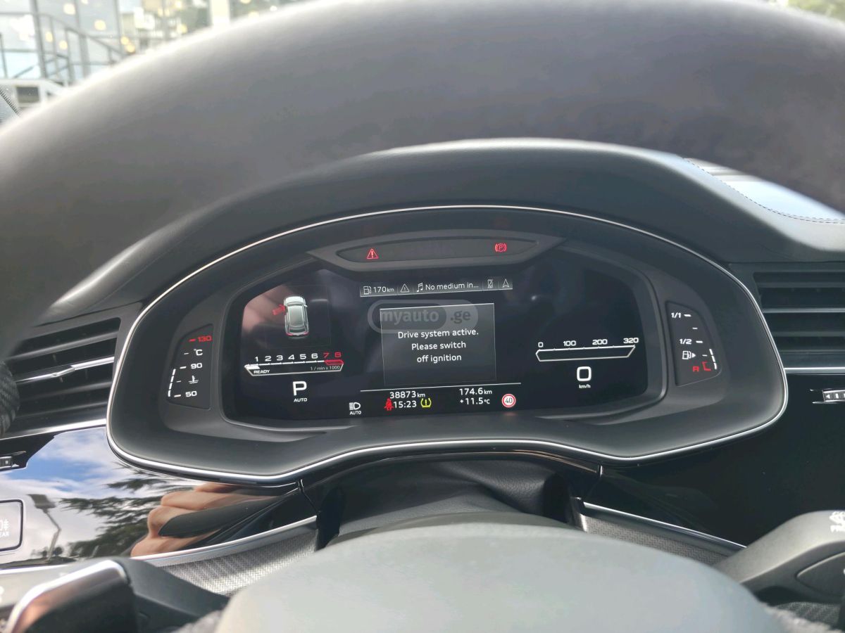 Audi Q8 - фото 14