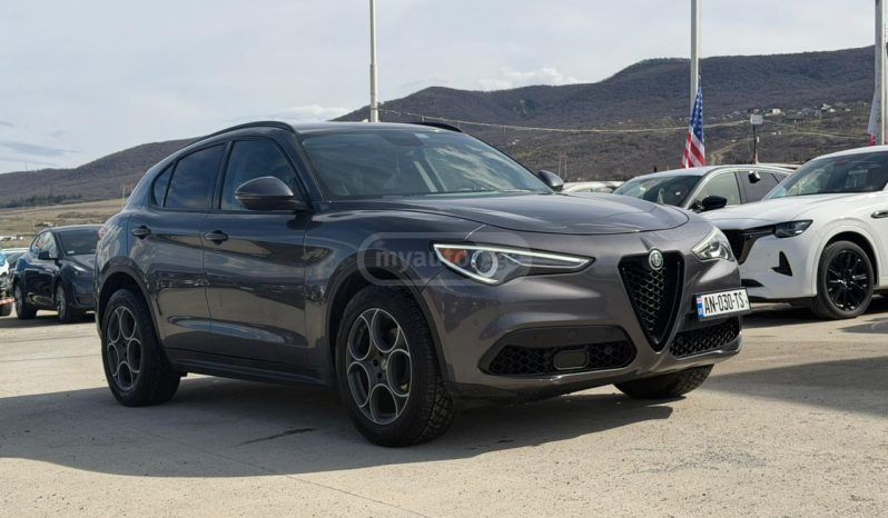 Alfa Romeo Stelvio - фото 1