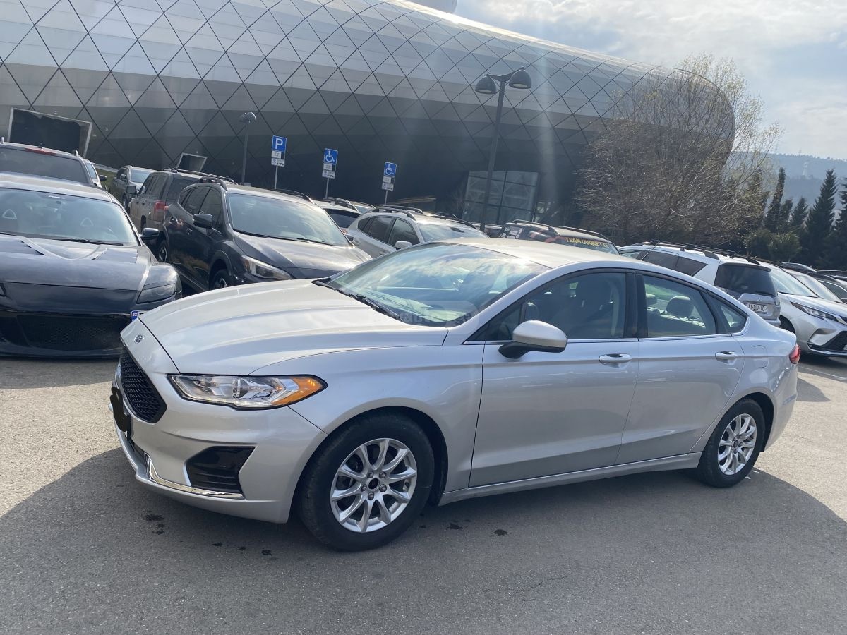 Ford Fusion - фото 1