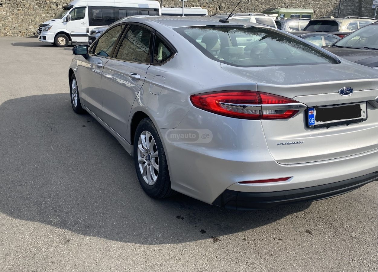 Ford Fusion - фото 3