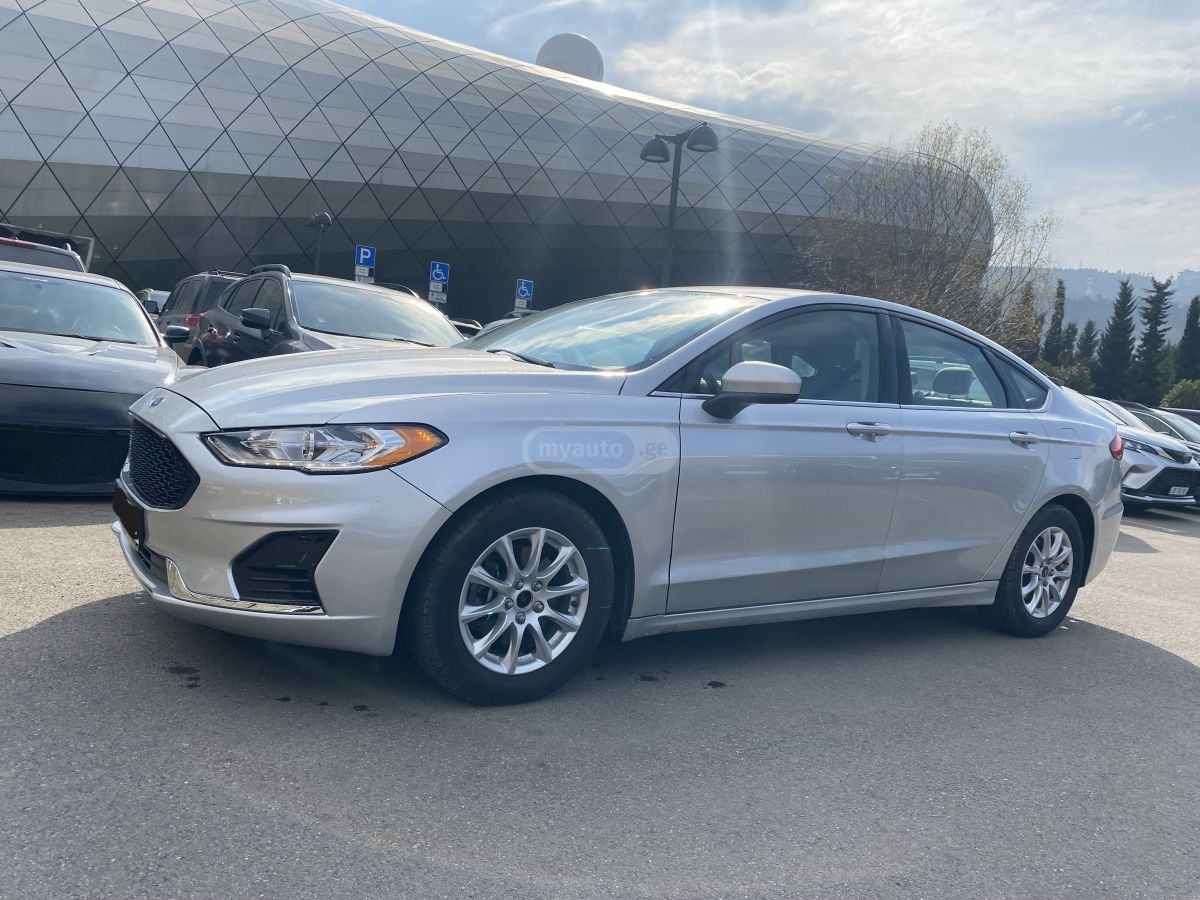 Ford Fusion - фото 4