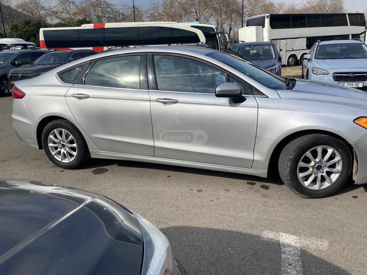 Ford Fusion - фото 9