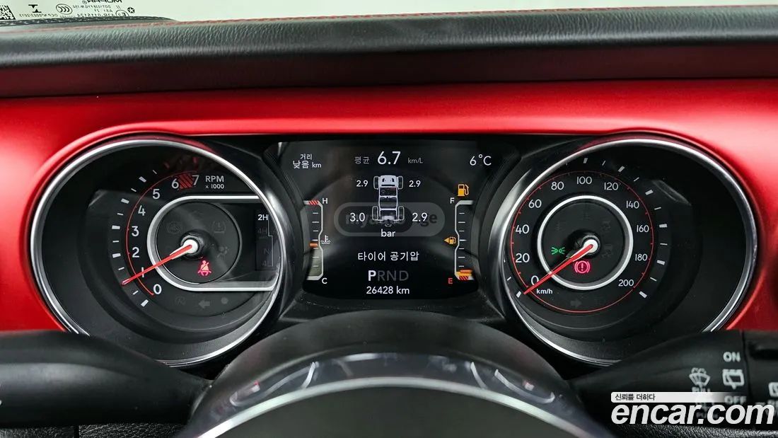 Jeep Wrangler - фото 8