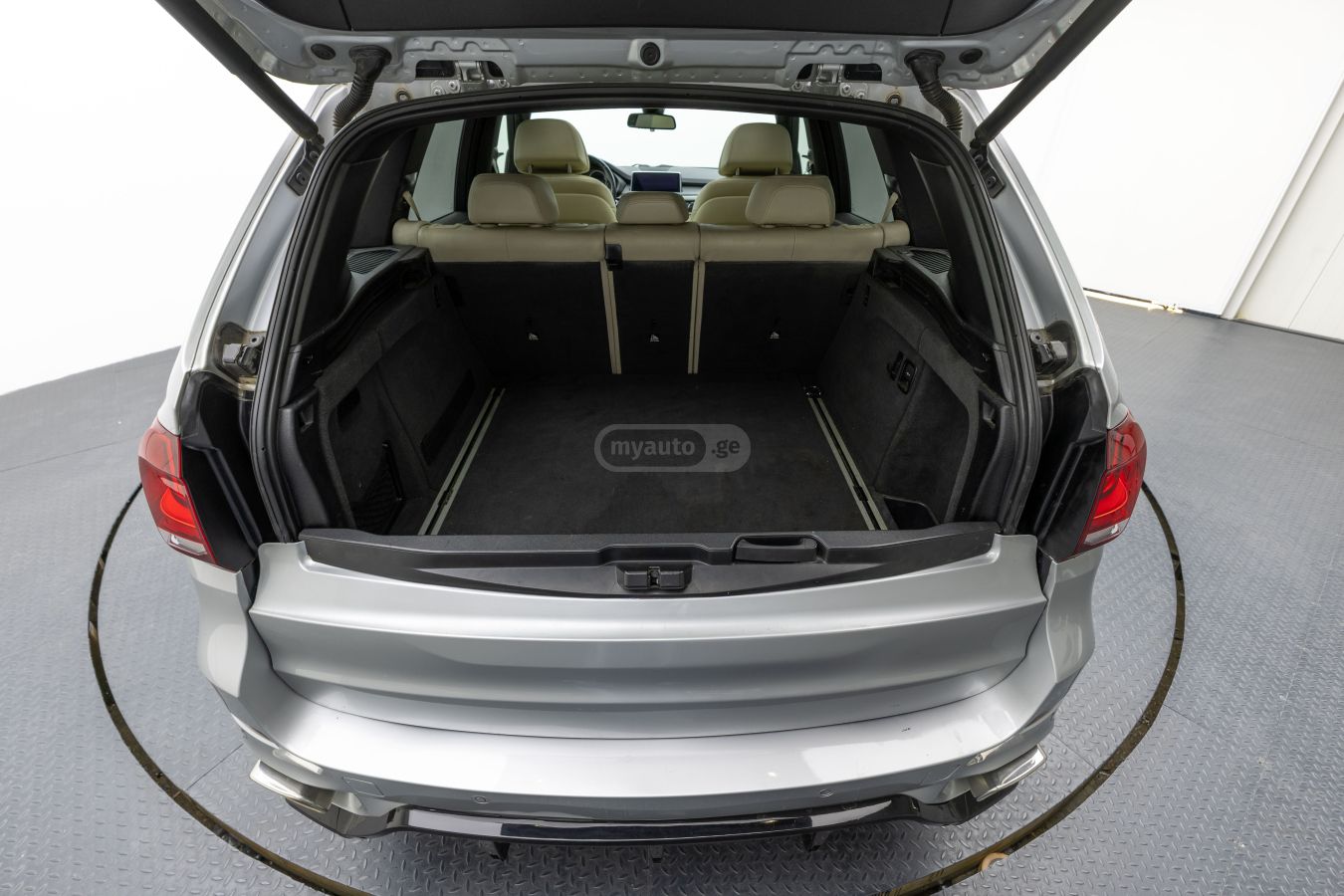 BMW X5 - фото 10