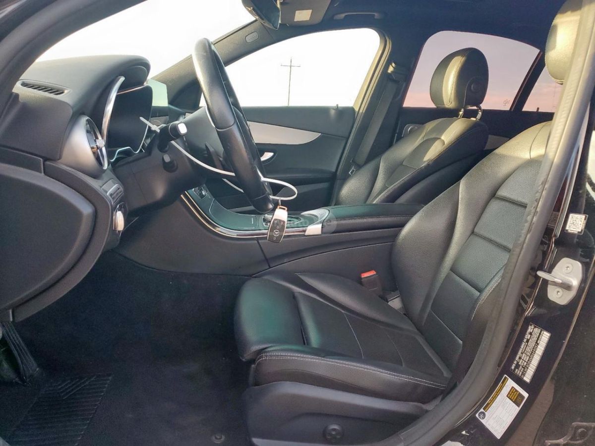 Mercedes-Benz C 300 - фото 7