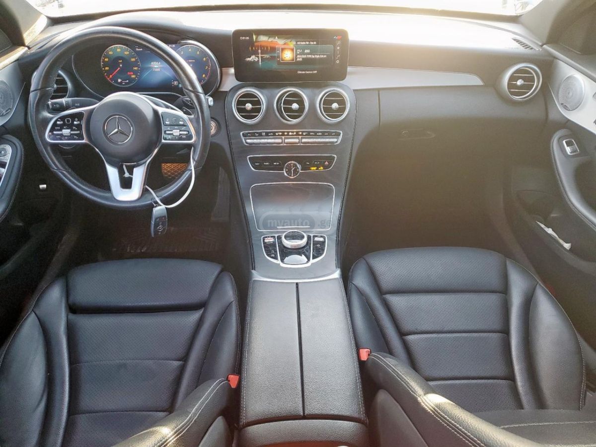 Mercedes-Benz C 300 - фото 8